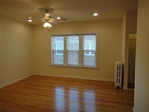 2nd image of 4807 N Wolcott Ave APT 2A