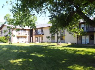 2060 Edgewood Rd NW APT 9, Cedar Rapids, IA 52405