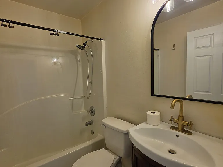 404 Riverchase Blvd — Photo 11