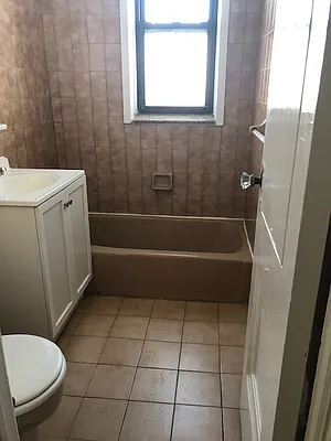 Rented by Alexiou Realty | media 3