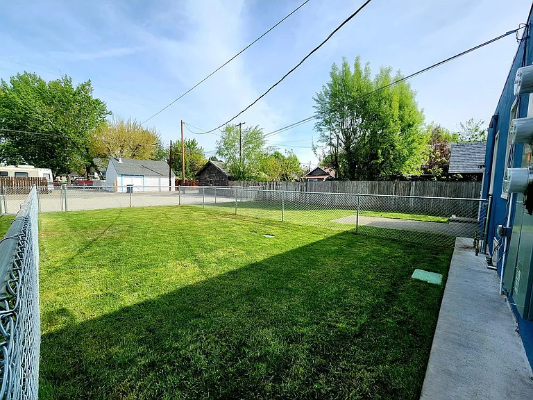 713 W Bonneville St — Photo 15