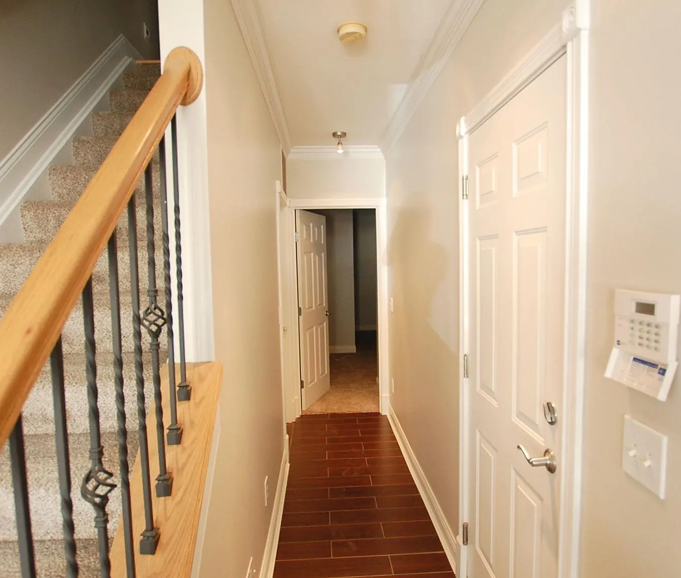 921 Sharkey Ln — Photo 4