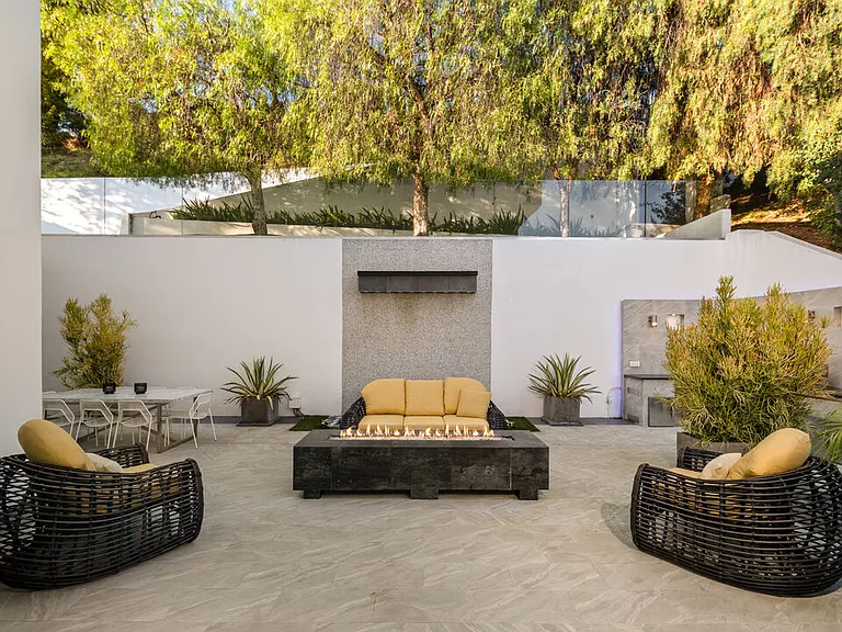 7080 W Mulholland Dr — Photo 56