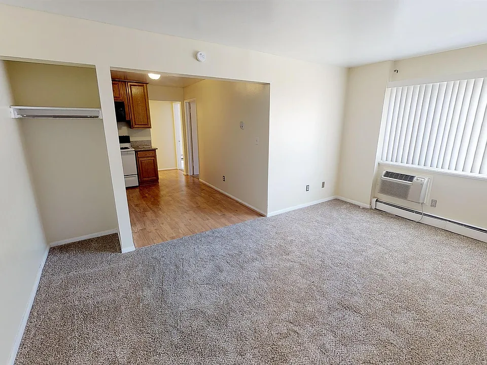 723 S Main St #2