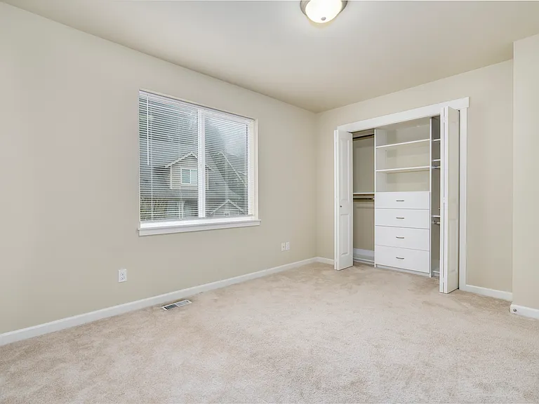 16209 SE 51st Pl — Photo 17