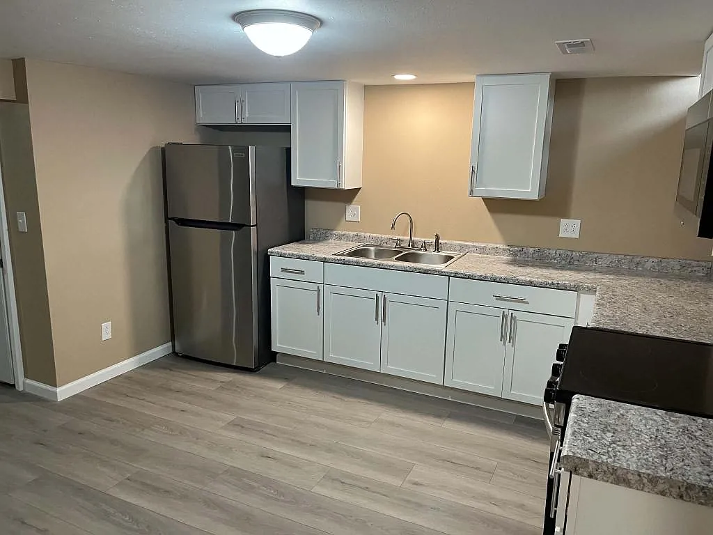 9608 Holy Cross Ln — Photo 2