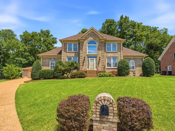 108 Inverness Ct, Hendersonville, TN 37075