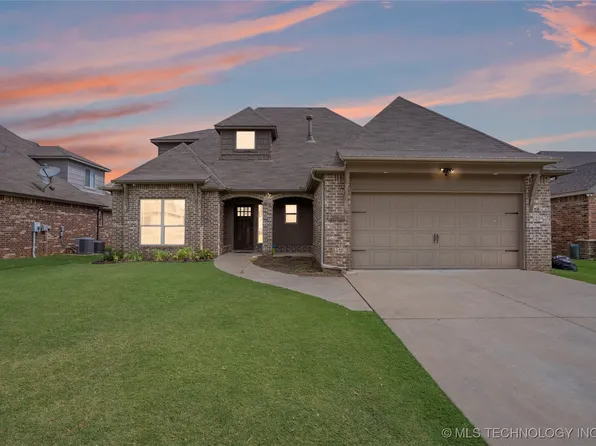 20521 E 32nd St S, Broken Arrow, OK 74014