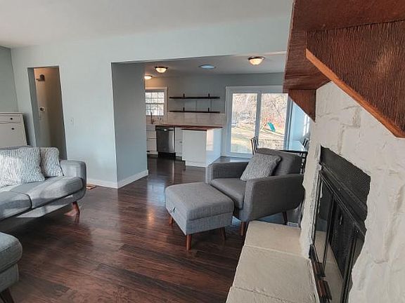 4th image of 1007 Sunnyside Ave