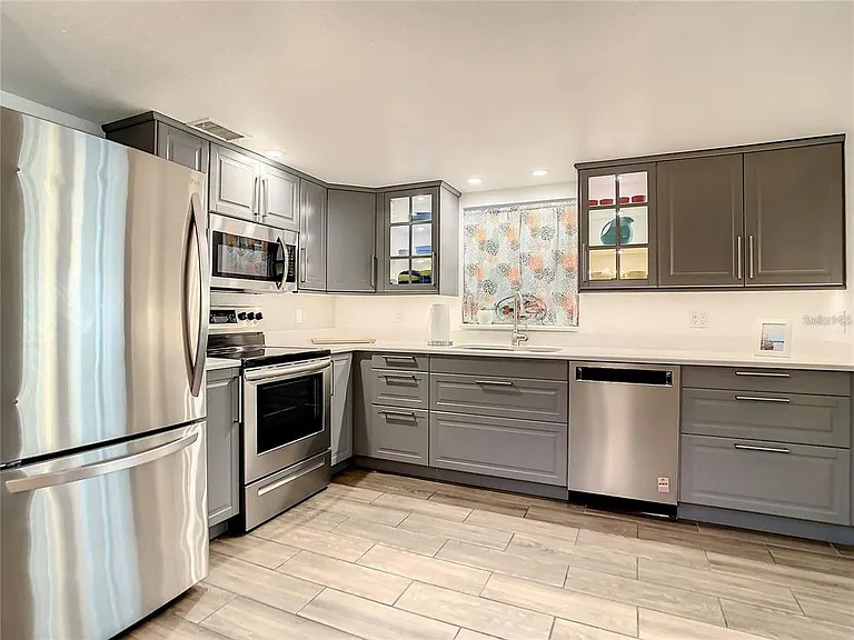 4780 Cove Cir #101 — Photo 6