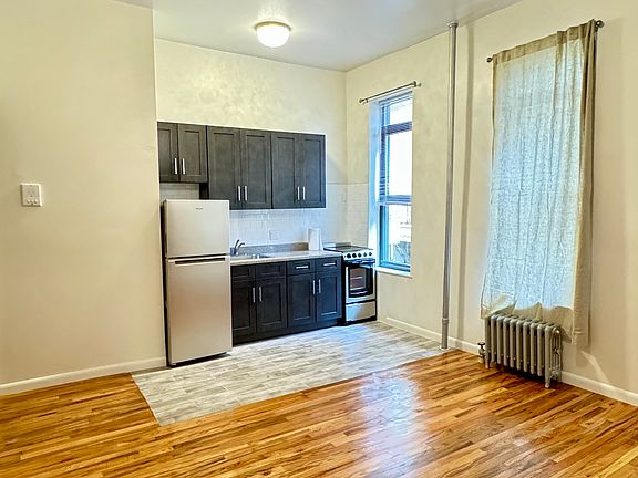 2nd image of 2310 2nd Ave APT A