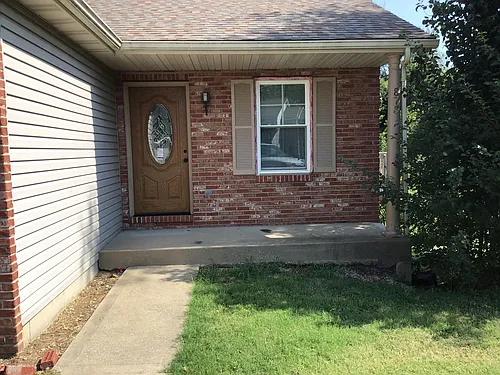 875 Lester Ave Photo 1