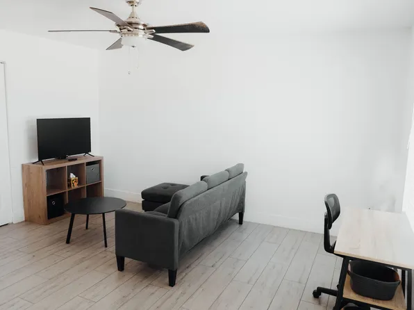 Boho On 31st- Fully Furnished Unit