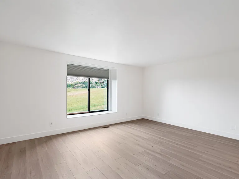 1275 Cambridge Ct — Photo 13