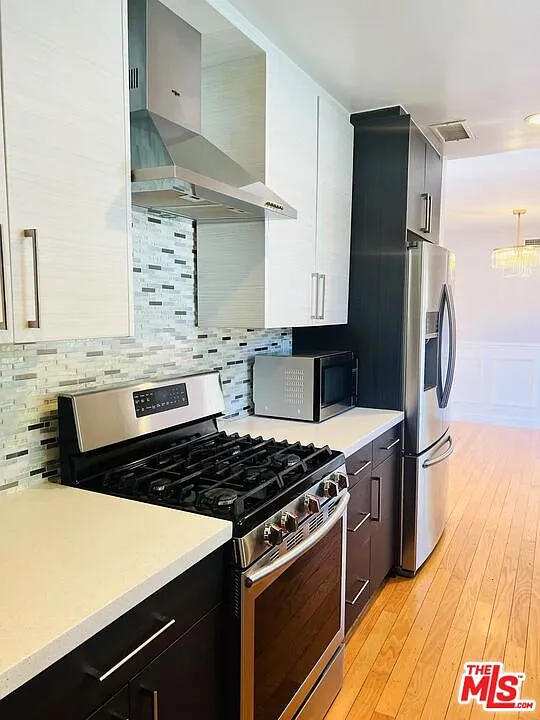 3 bed, 2.0 bath, 1250 sqft, $4,200 — Photo 3