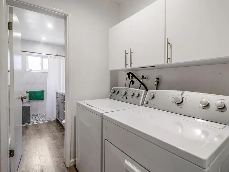 3230 N Lewis Ave — Photo 8