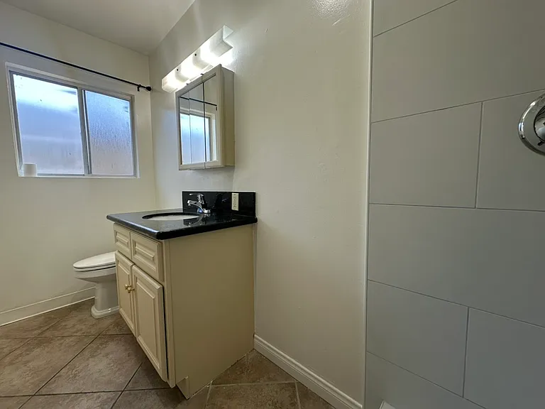 13314 Cordary Ave — Photo 20