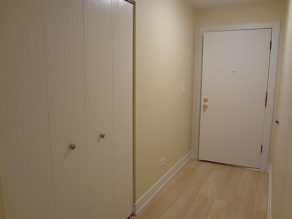 4th image of 1002 Castilian Ct APT 208