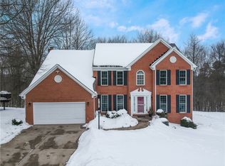 704 Helen Ct, Cranberry Township, PA 16066