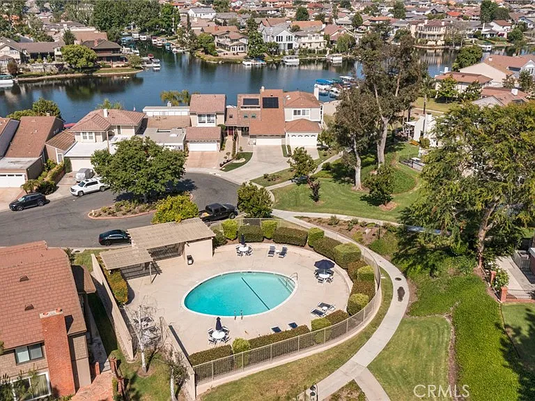 32174 Beachlake Ln — Photo 23