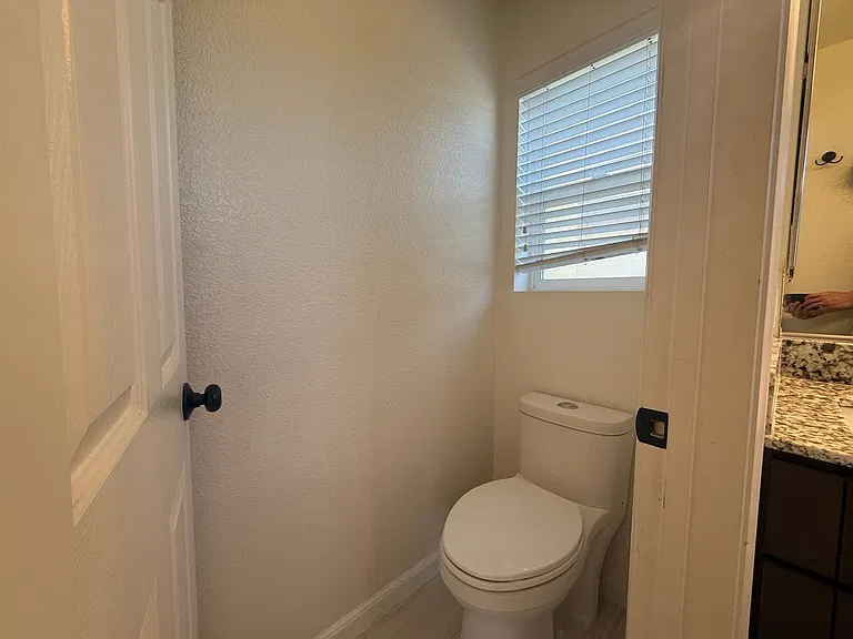 1357 Burgundy Dr — Photo 37