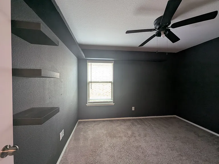 1740 Alamandine Ave — Photo 20