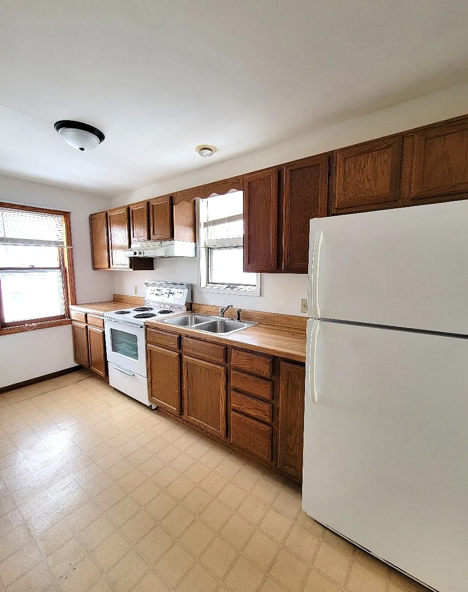 20 Brown Blvd - 2 — Photo 1