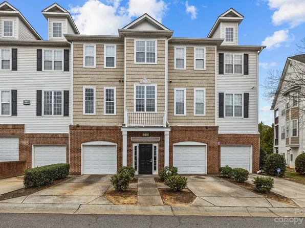 6444 Park Pond Dr, Charlotte, NC 28262