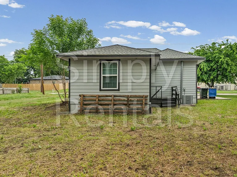 4214 Johnson St — Photo 25