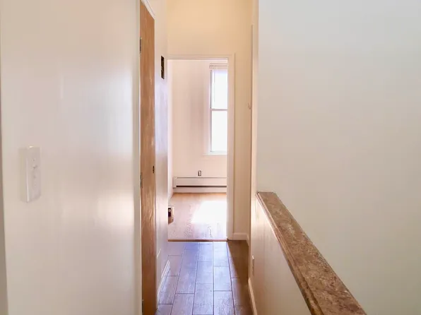 110 Graham Avenue image 6 of 18