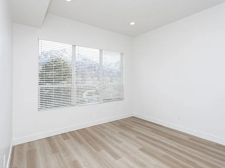 Wasatch View Apartments — Photo 26
