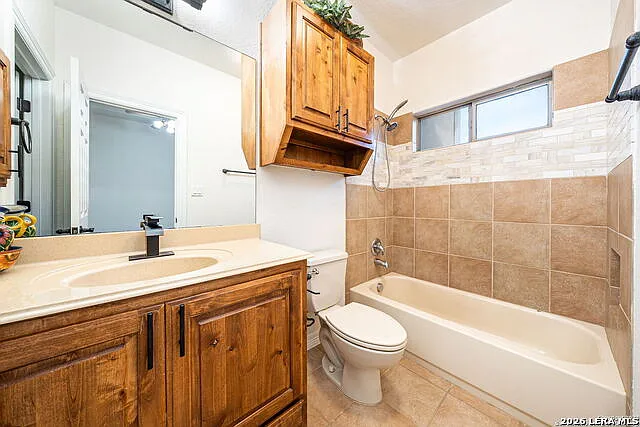16014 Huebner Blf — Photo 28