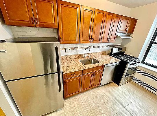 3rd image of 40-66 Ithaca St #6EE