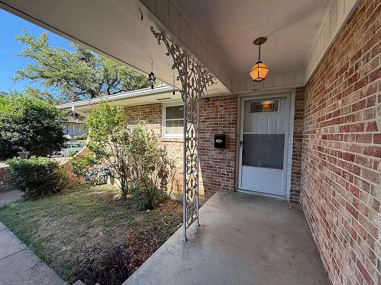 4416 Granbury Rd — Photo 1