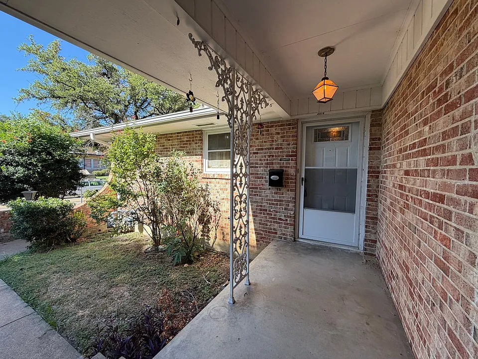 4416 Granbury Rd