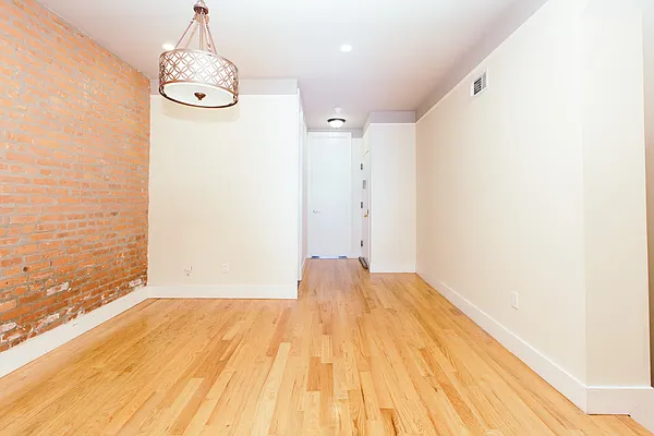 Rented by Nooklyn NYC LLC | media 18