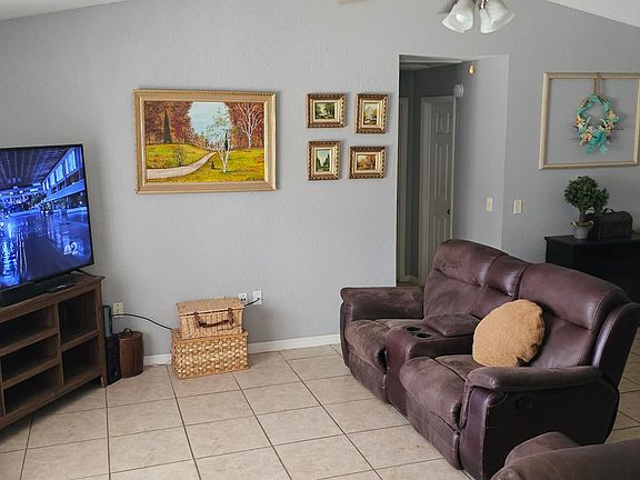 2nd image of 1202 Worthington Dr
