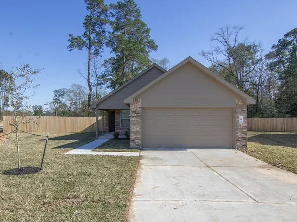 301 N Meadows Dr, Willis, TX 77378