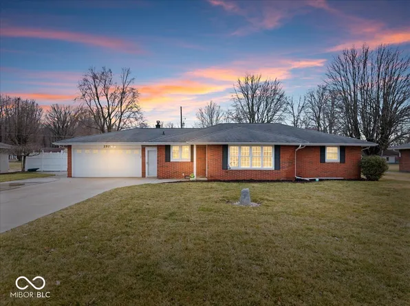 257 E 75th St, Anderson, IN 46013