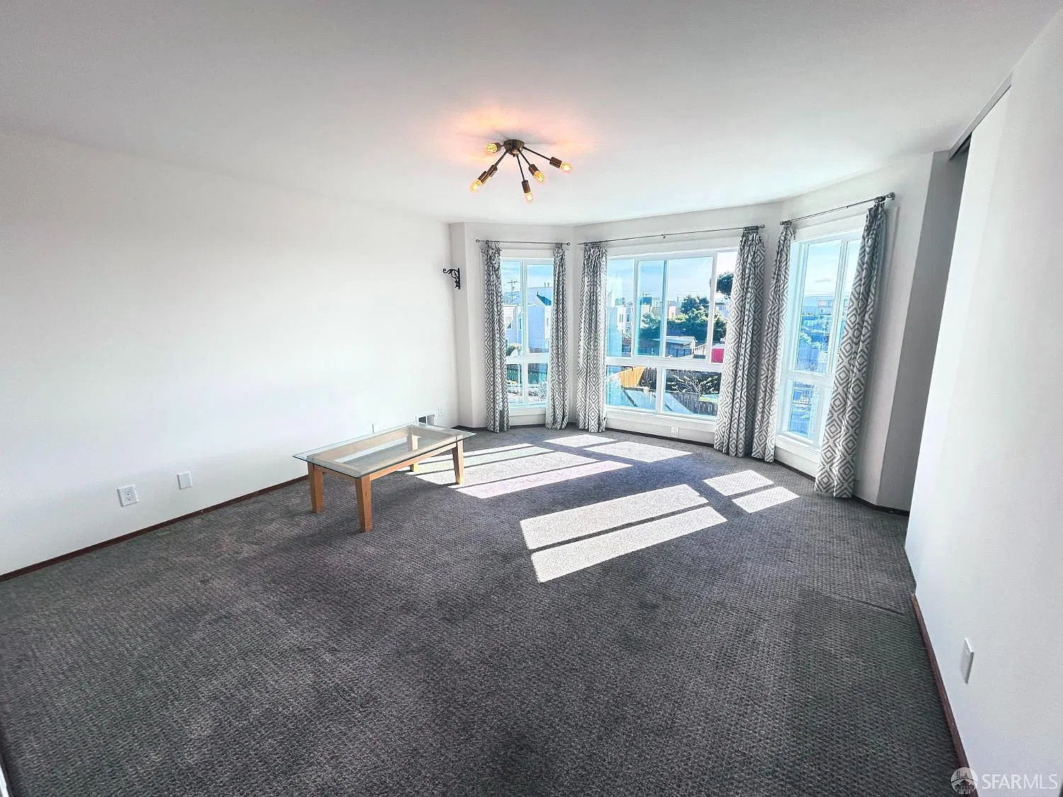 2 bed, 1.5 bath, $5,600 — Photo 3