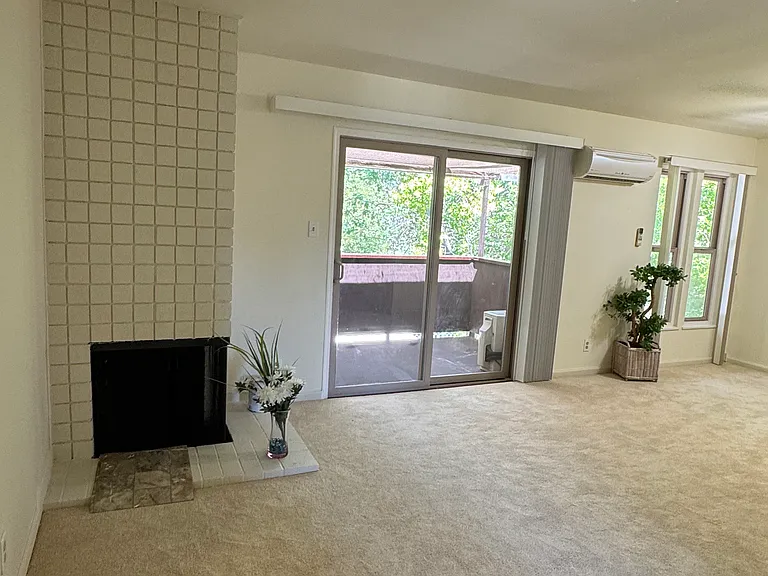 2069 Camel Ln #5 — Photo 3