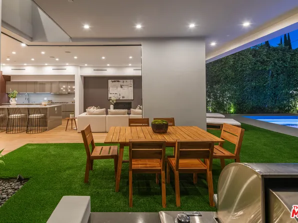 374 Huntley Dr, West Hollywood, CA 90048