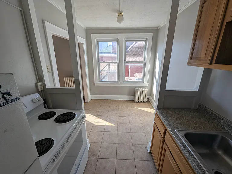 911 Asylum Ave #A1 — Photo 6