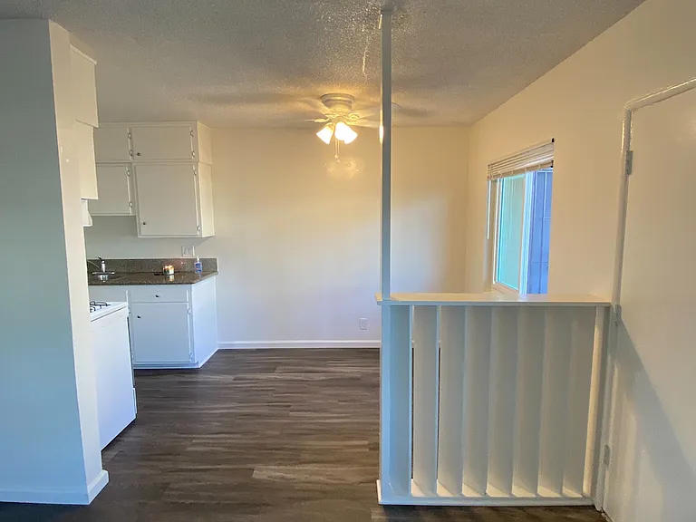 722 S Raitt St #8 — Photo 6