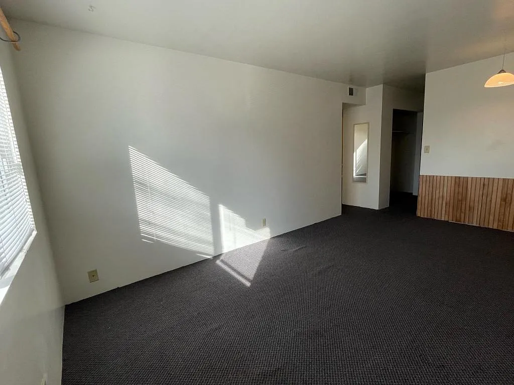1212 D Street, #10 — Photo 2