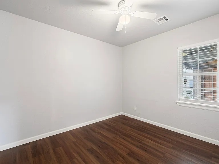 4012 S Hudson Ave — Photo 6