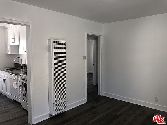 2nd image of 833 E 108th St #11