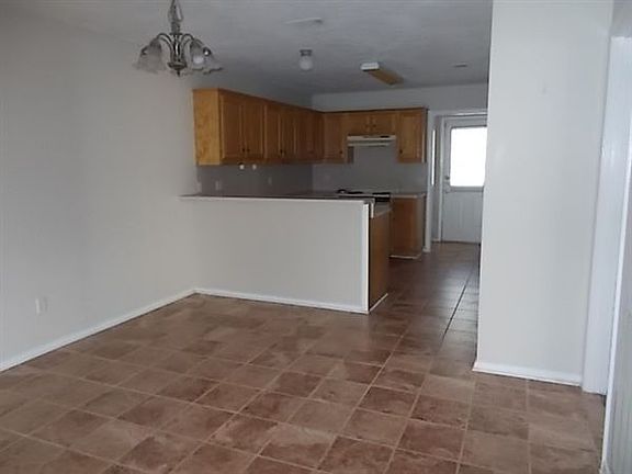 Dining area- ceramic tile