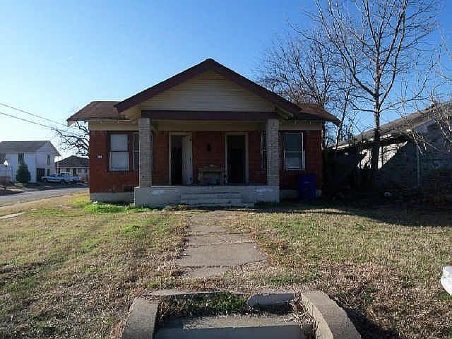 1st image of 200 W Montana Ave