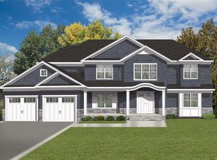 8 Whetmore Dr, Syosset, NY 11791